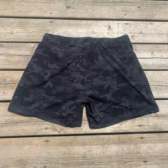 Men's Tuff Athletics Black Camo Athletic Shorts - XL - Picture 2 of 7